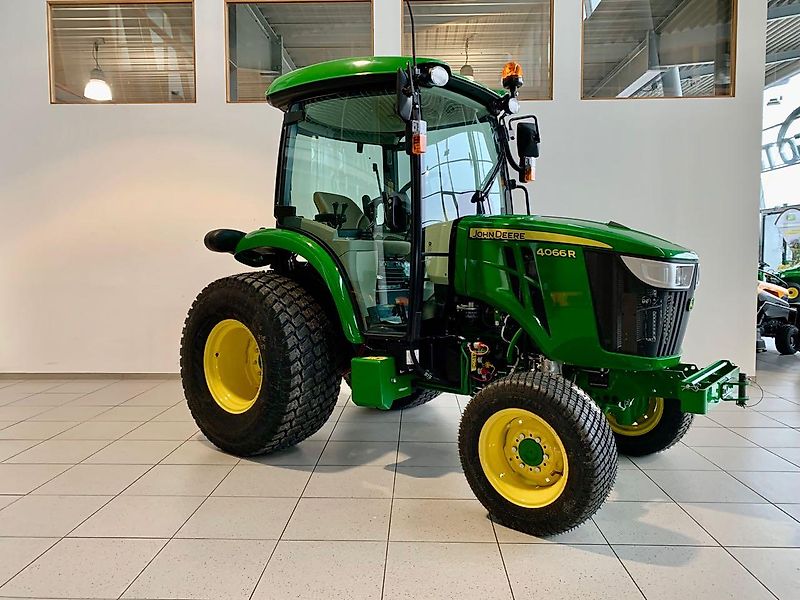 John Deere 4066R