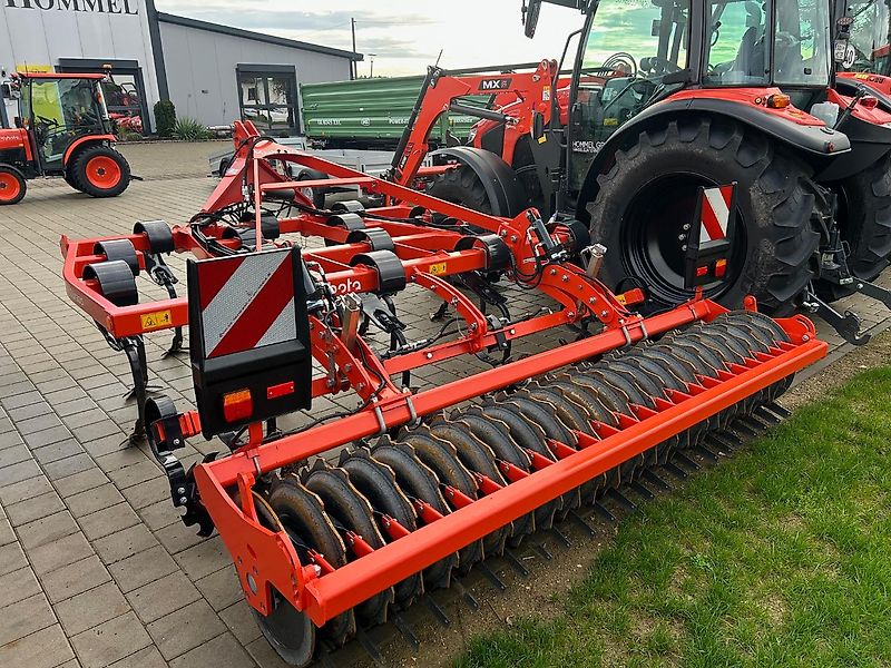Kubota CU1300 Leichtgrubber 3,0m Actipackwalze