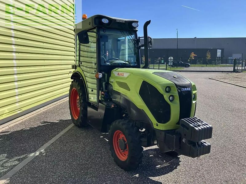 Claas nexos 220 s
