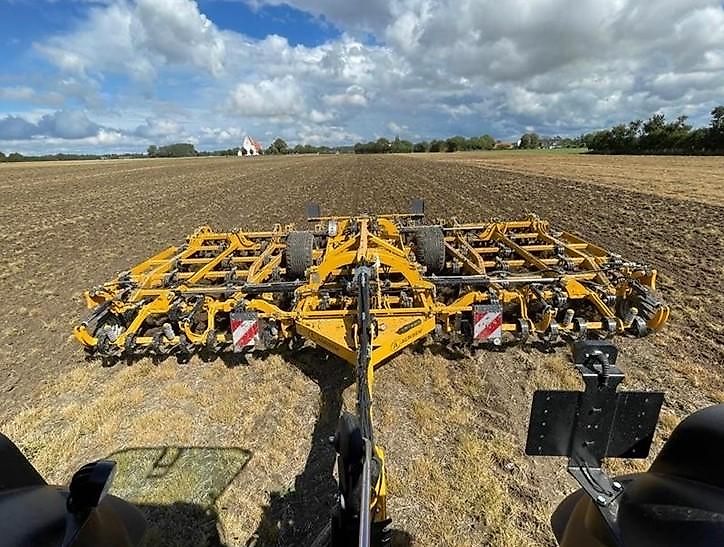 AGRISEM Vibromulch 5-balkiger Flachgrubber 8 m Doppel U-Sem Walze