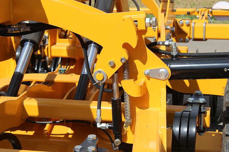 AGRISEM Vibromulch 5-balkiger Flachgrubber 8 m Doppel U-Sem Walze