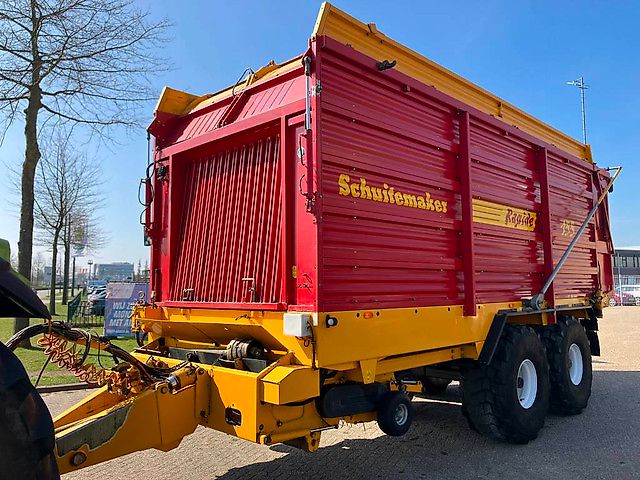 Schuitemaker Rapide 155 S met afdekking