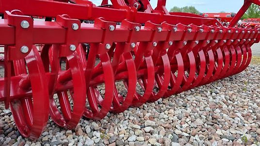 Lupus Agregat uprawowo-siewny 3m / Anbau- und Aussaatgerät 3m / Cultivating and sowing unit 3m