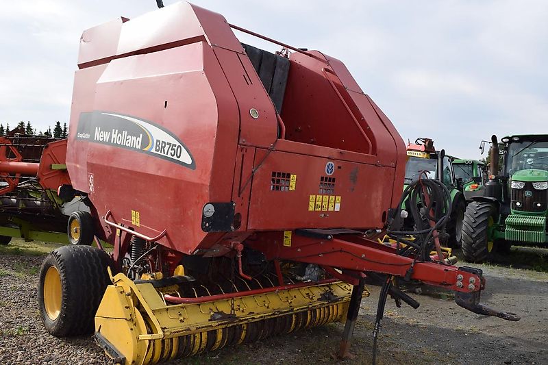 New Holland BR 750 CropCutter
