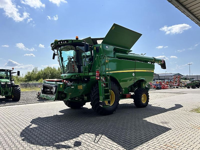 John Deere S680 HM mit Geringhoff 630 VarioStar