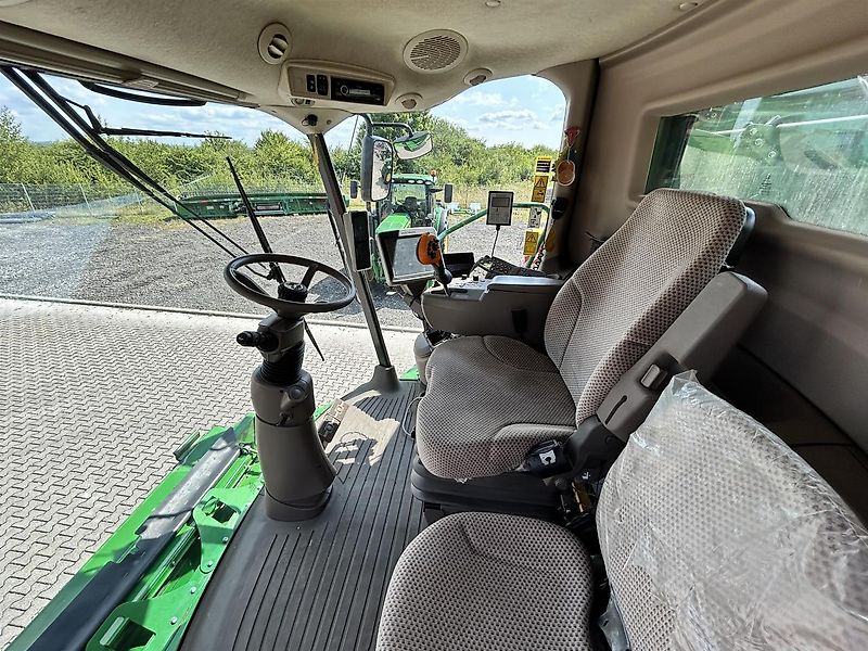 John Deere S680 HM mit Geringhoff 630 VarioStar