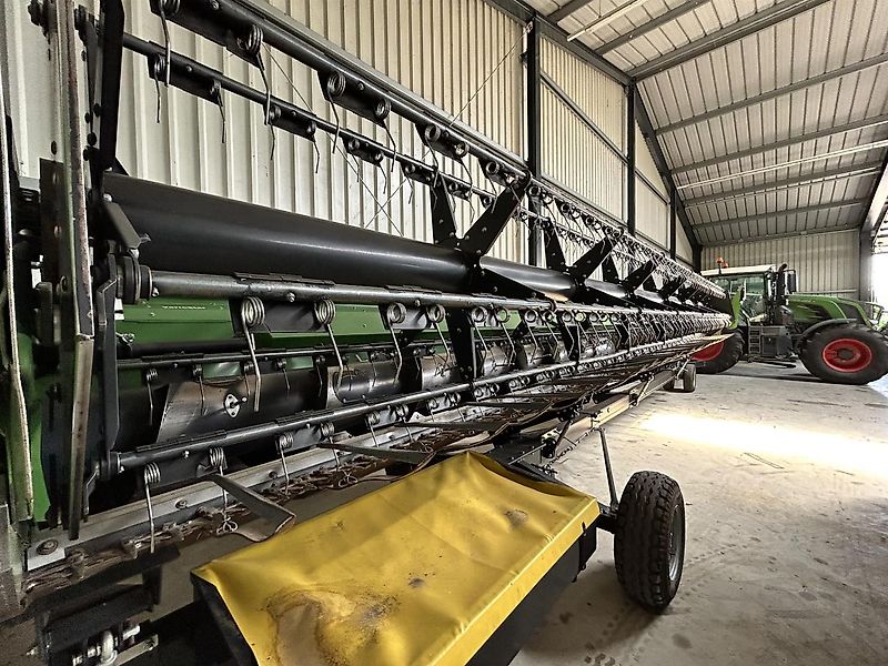 John Deere S680 HM mit Geringhoff 630 VarioStar