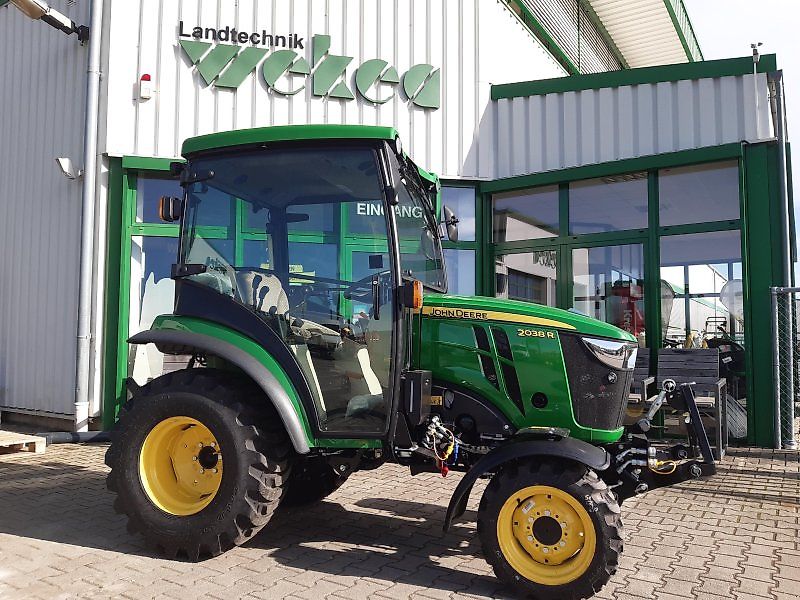 John Deere 2038R