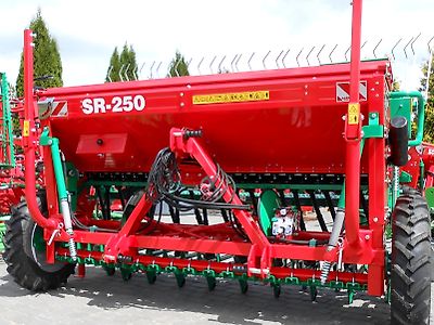 AGRO-MASZ Drillmaschine SR-250/ Seed drill/ Siewnik rzędowy SR-250 / Siewnik rzędowy SR-250 AGRO-MASZ Drillmaschine SR-250/ Seed drill/ Siewnik rzędowy SR-250 / Siewnik rzędowy SR-250