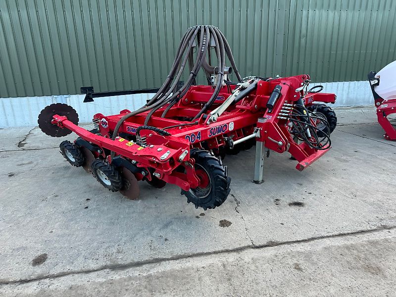 SUMO DD4 Seed Drill c/w Front Tank