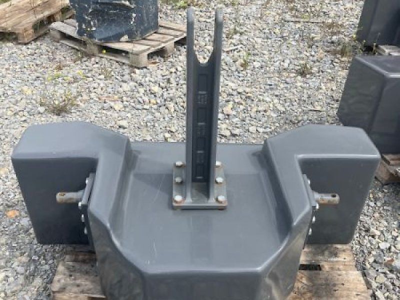 Fendt GEWICHT 1800 KG #A007