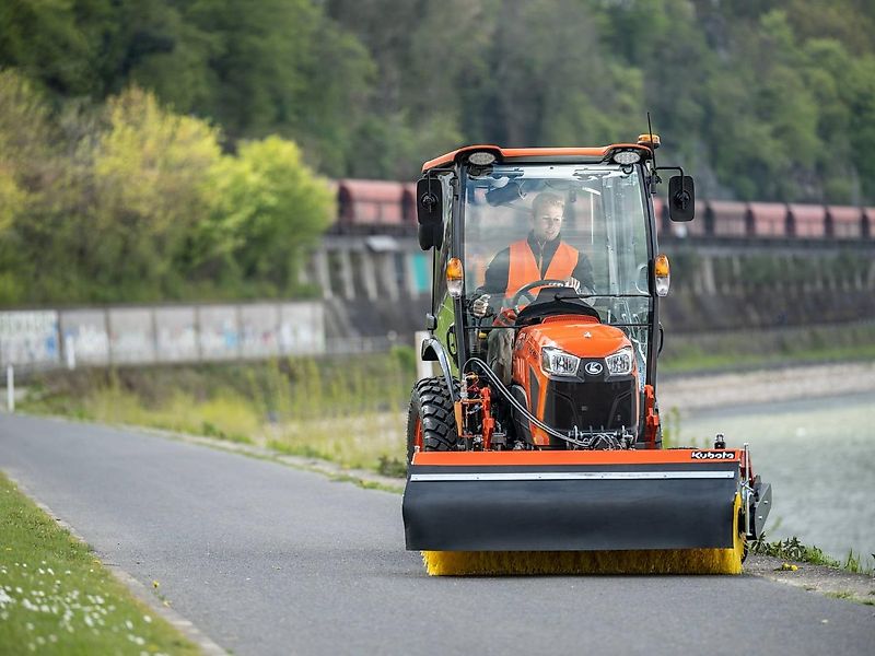 Kubota LX401 CAB Winterdienstpaket