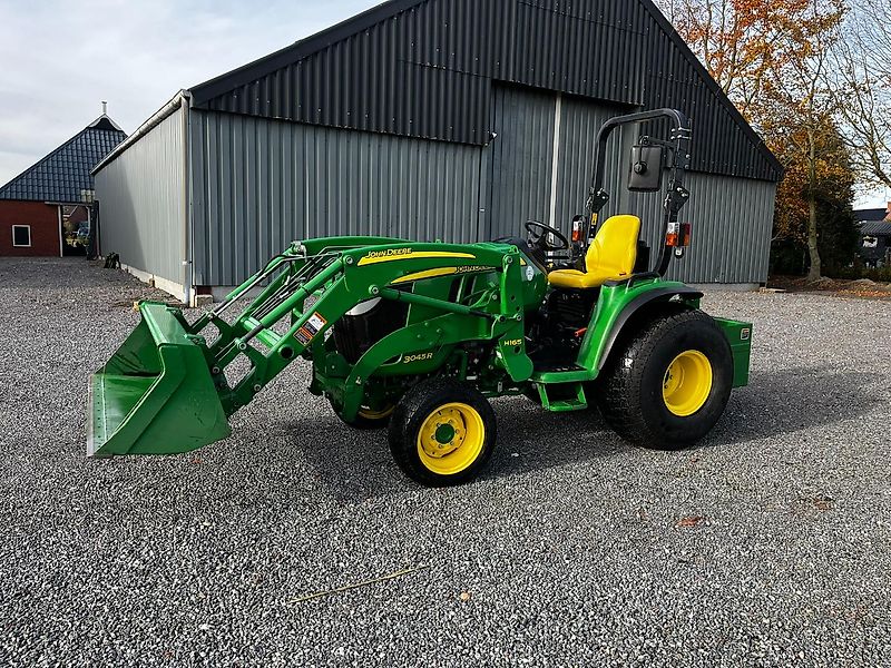 John Deere 3045r