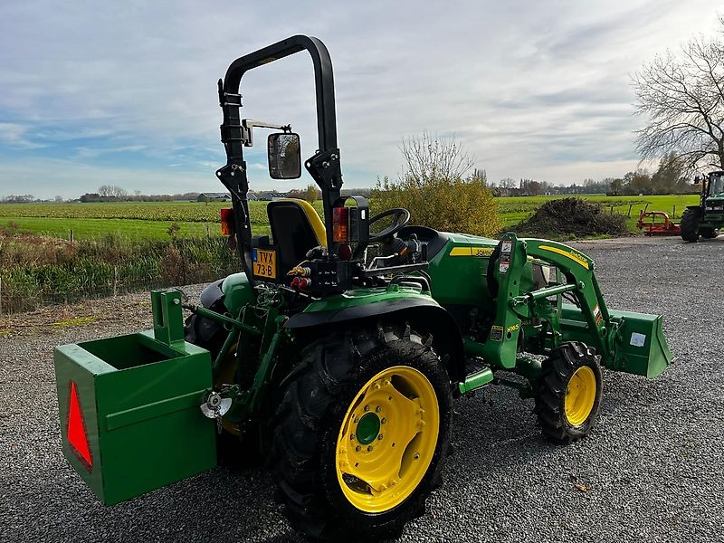 John Deere 3045r
