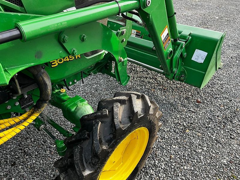 John Deere 3045r