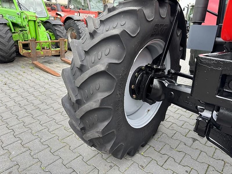 Massey Ferguson 5470 Dyna-4