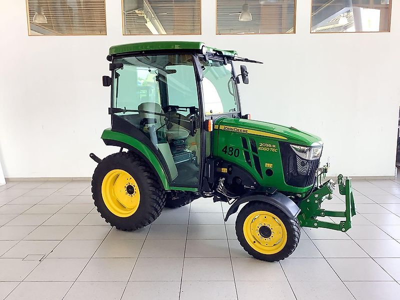 John Deere 2038R