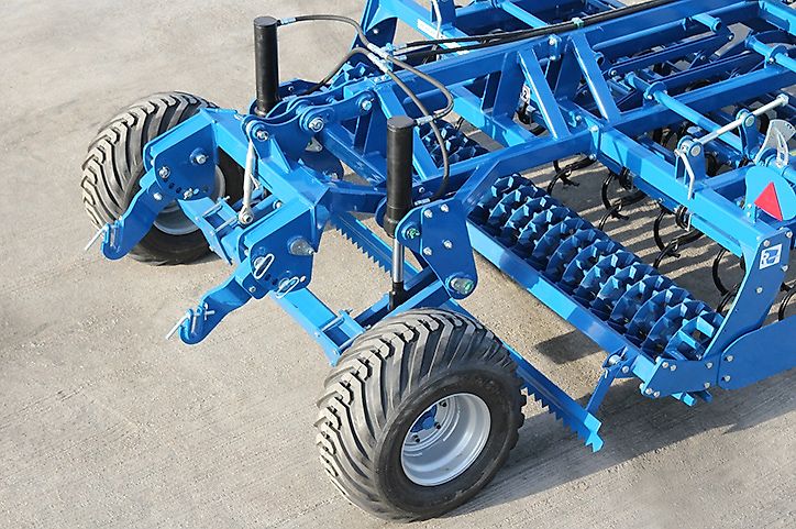 Rolmako Saatbettkombination kompakt U 684 PRO | 2,50m | 3,00m | 4,00m | 4,00mH | 4,50mH | 5,00mH | 6,00mH | 3 Punkt / gezogene Version