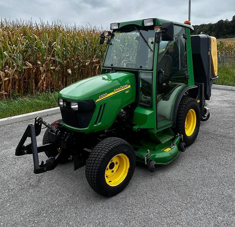 John Deere 2320