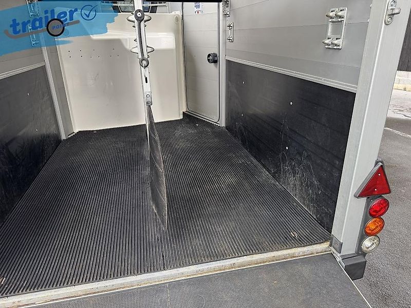 Ifor Williams Pferdeanhänger - HBX506 mit Sattelkammer