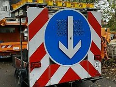 Nissen Absperrtafel mit Funkwarnmeldeanlage verkehrleittafel