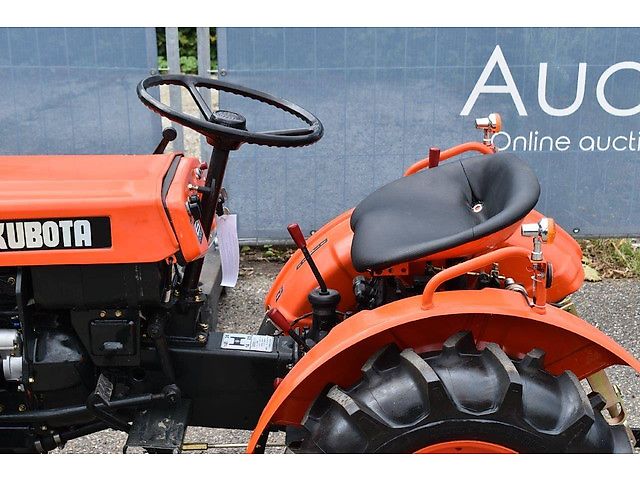 Kubota B5000
