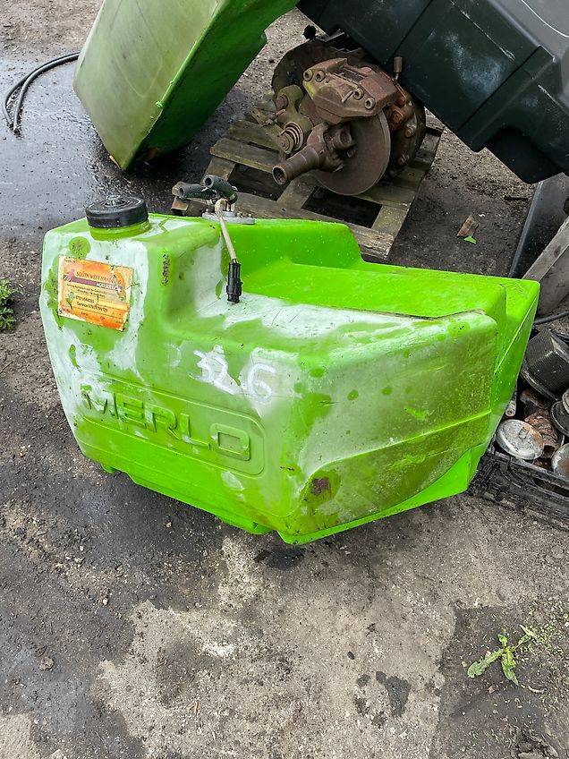 Merlo 32.6 - zbiornik paliwa bak (Części zamienne)