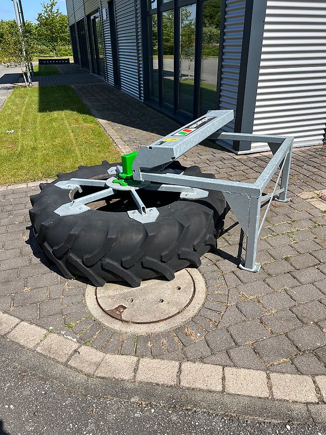 Holaras Octo 1500 K Futterkehrreifen Futterschieber für Greifschaufel