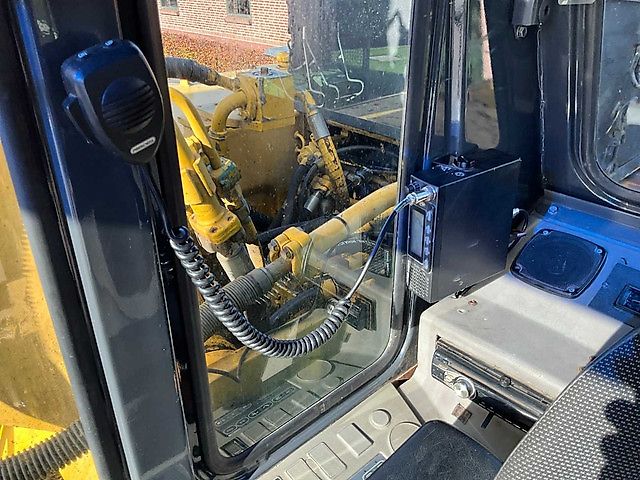 Komatsu Active PC240LC