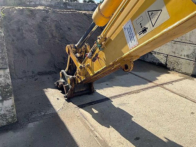 Komatsu Active PC240LC