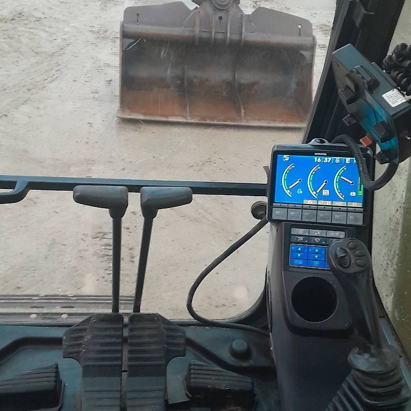 Komatsu PC 240 NLC-8K