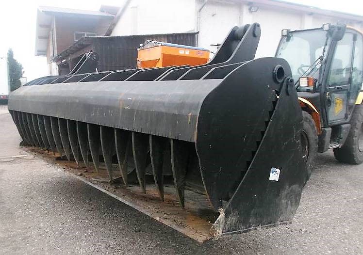 JCB Silagebeißschaufel 3,75 m 17 Zinken
