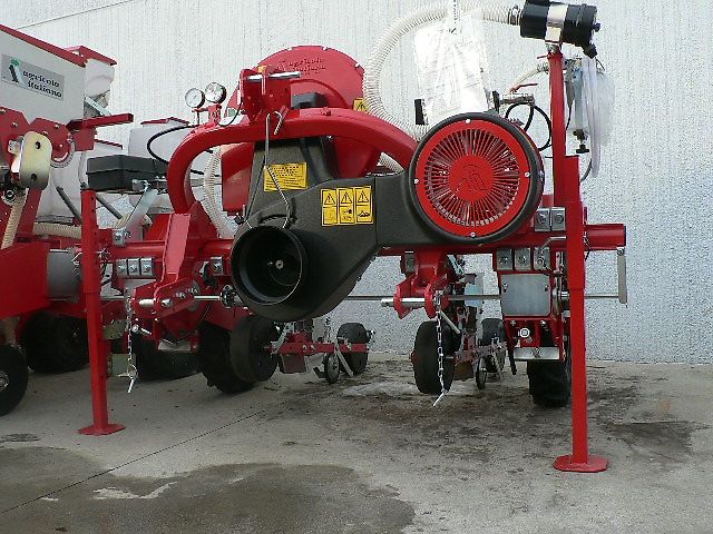 Agricola Italiana SN 1 - 130 , pneumatische Feinsaehmaschinen, Einzelreihen ( Ausstellungsgeraete - Abverkaufpreis)