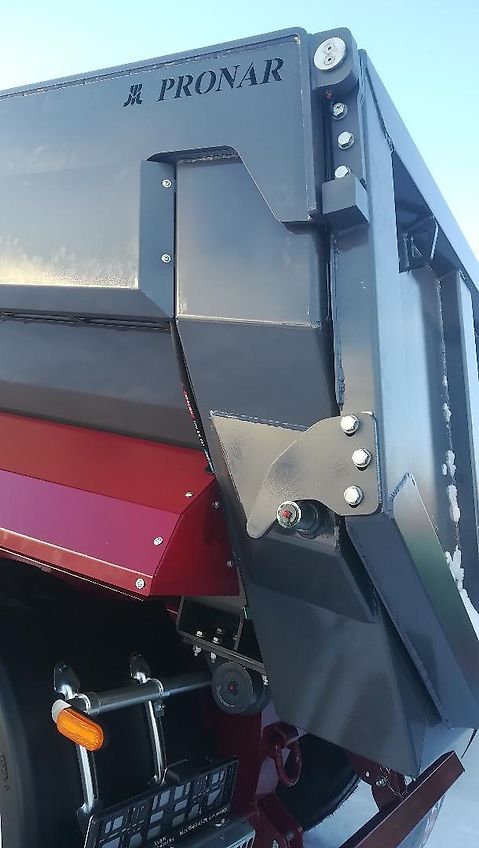 Pronar T 701 HP Hardox Halfpipe Erdmulde 22 to