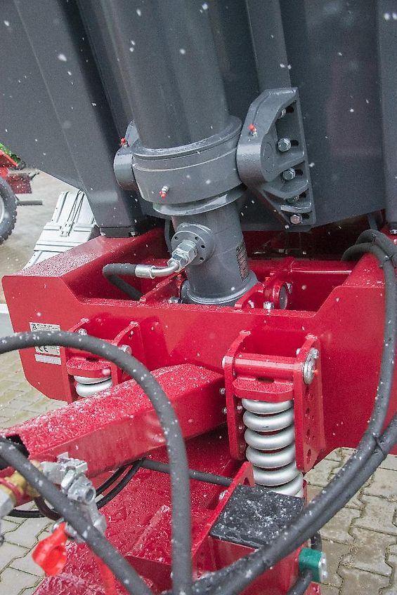 Pronar T 701 HP Hardox Halfpipe Erdmulde 22 to