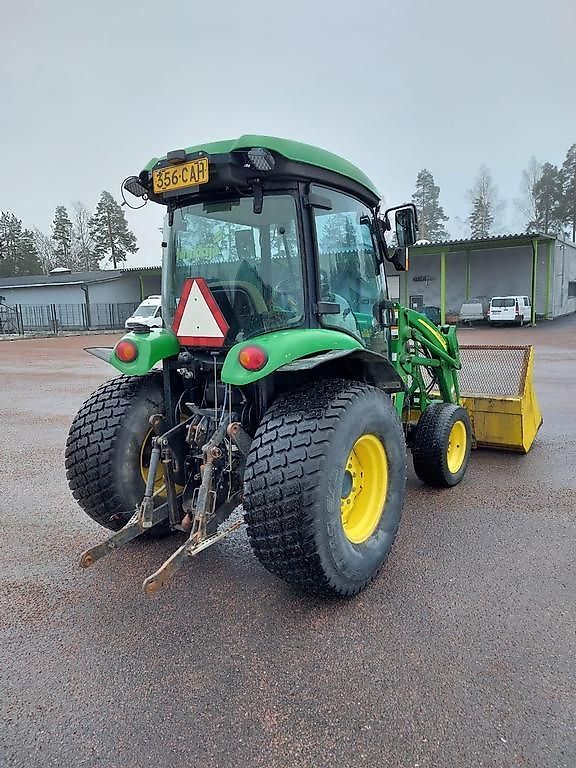 John Deere 4520