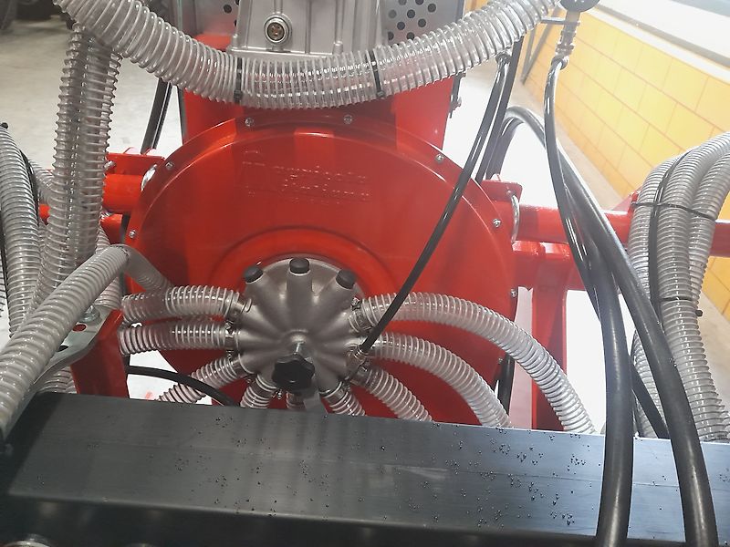 Agricola Italiana Groentezaaimachine