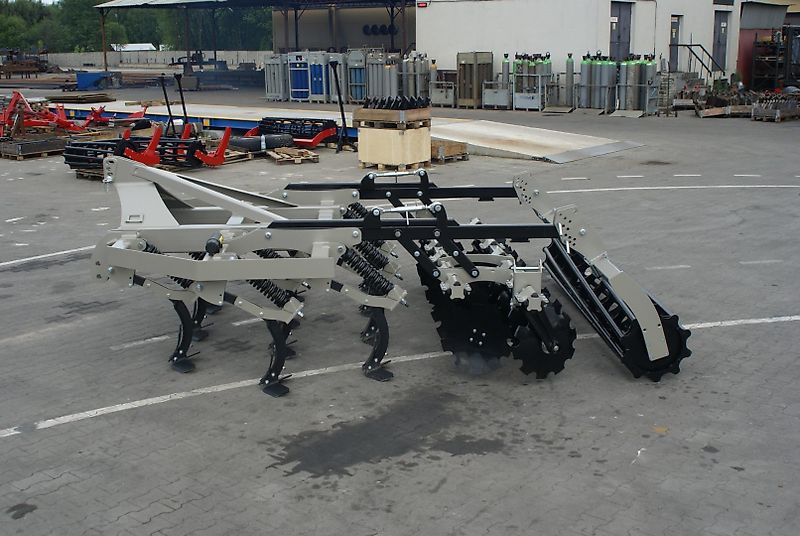 Rolex Flügelschargrubber / No-till cultivator / Dechaumeur à dents / Aratri stoppiatori / Культиватор No-till / Kultywator bezorkowy 3 m