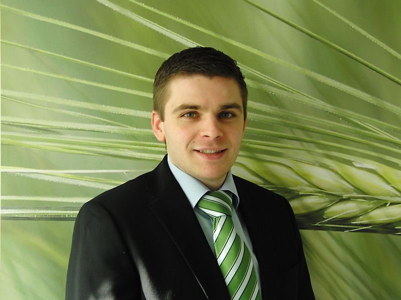 Contacto Sr. Hermann Bangert